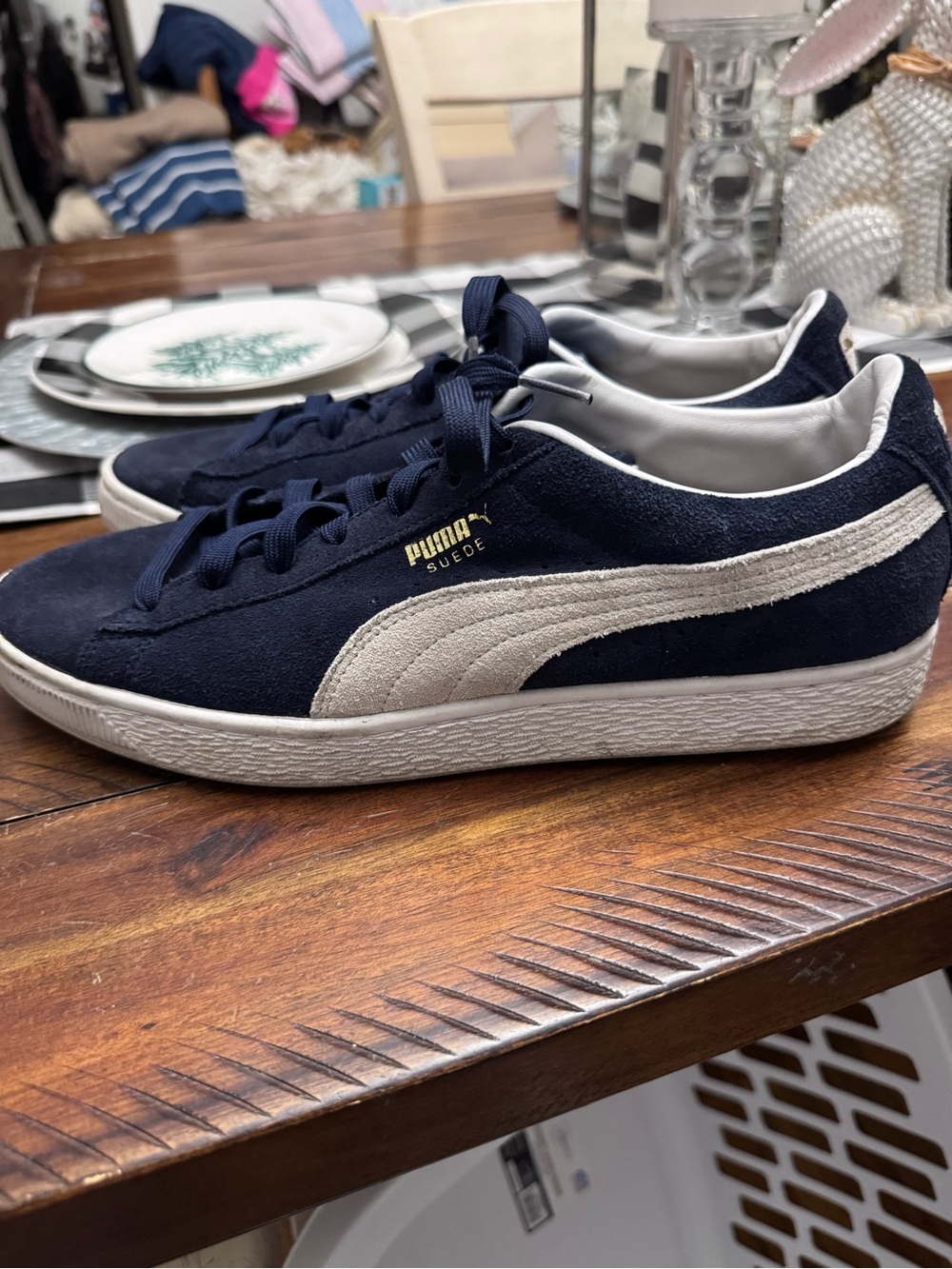 Puma Suede Men's Sneakers in Navy and White size 11